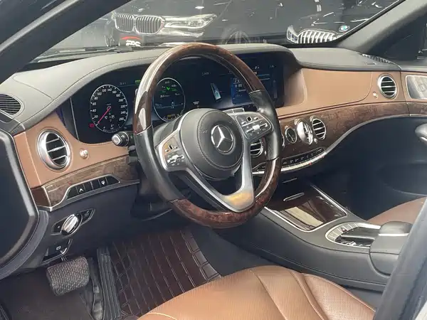 Mercedes-Benz S-Class 2020