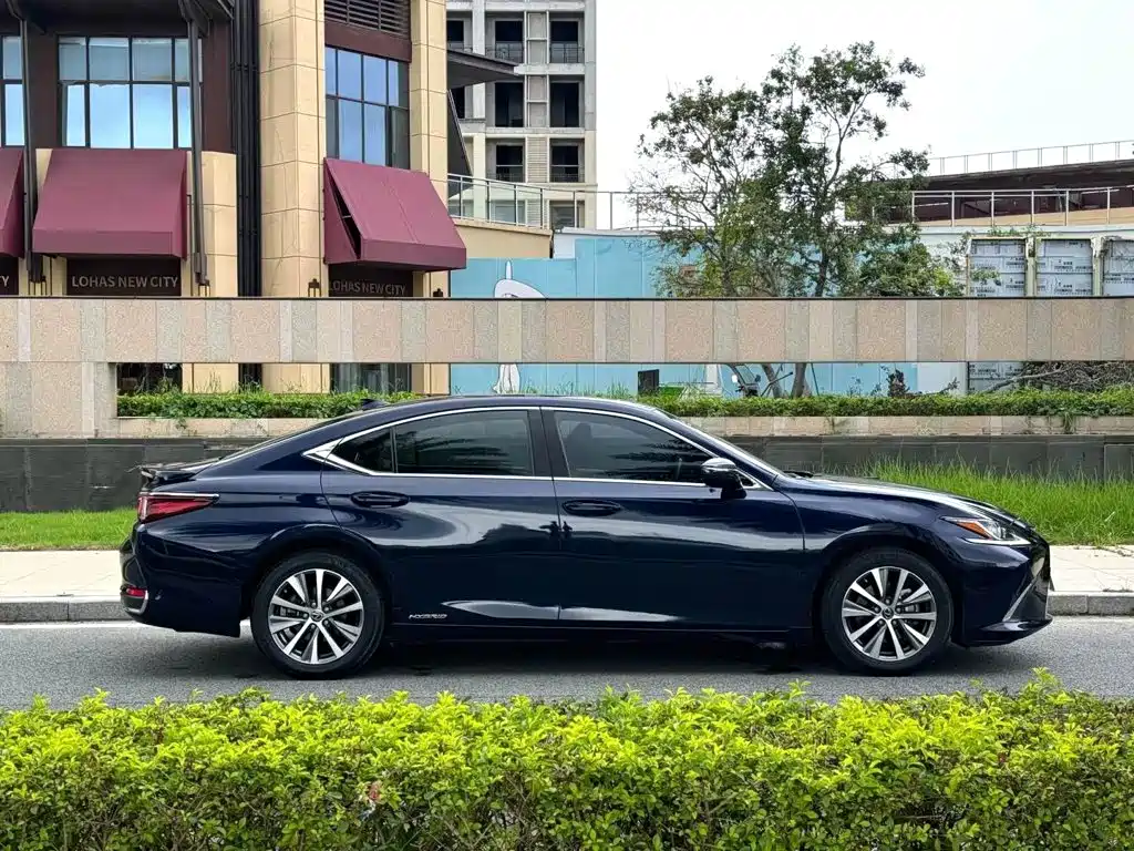 Lexus ES 2020 — фото 4