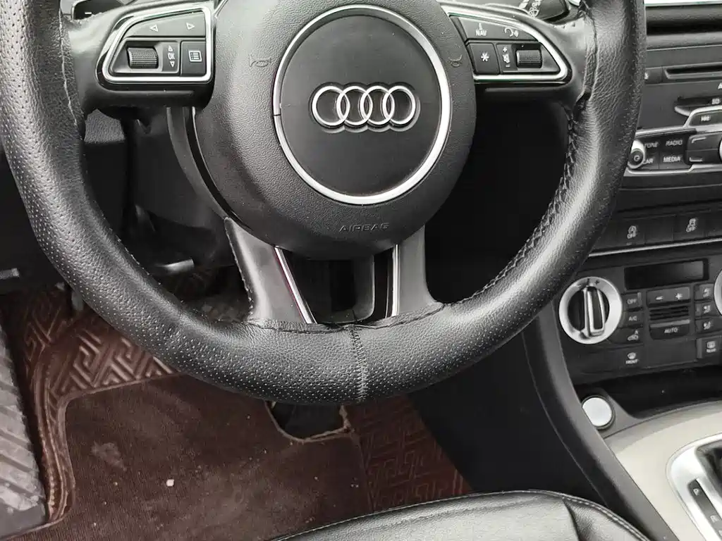 Audi Q3 2016 — фото 12