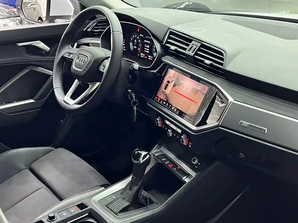 Audi Q3 2023 — фото 19