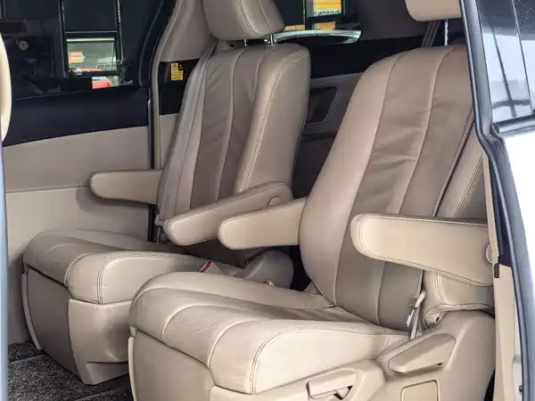 Toyota Previa 2012