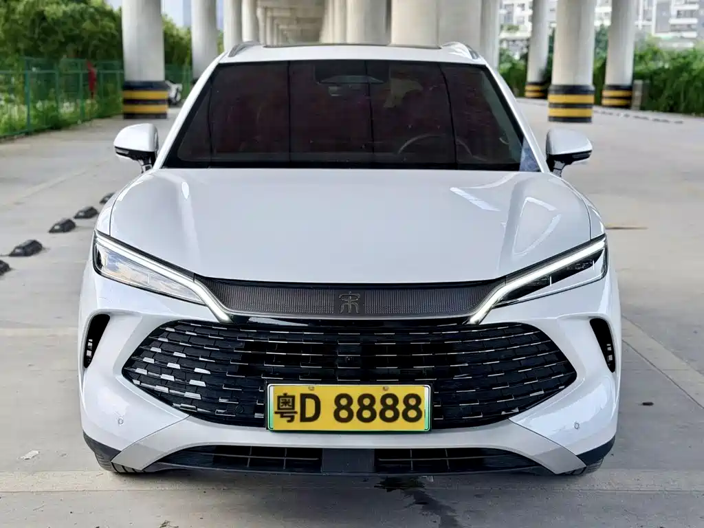 BYD L DM-i 2025 — фото 1