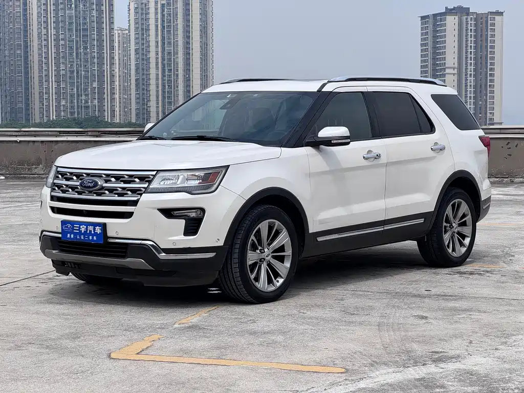 Ford Explorer 2019 — фото 1