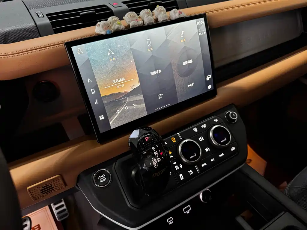 Land Rover Defender 2024 — фото 15