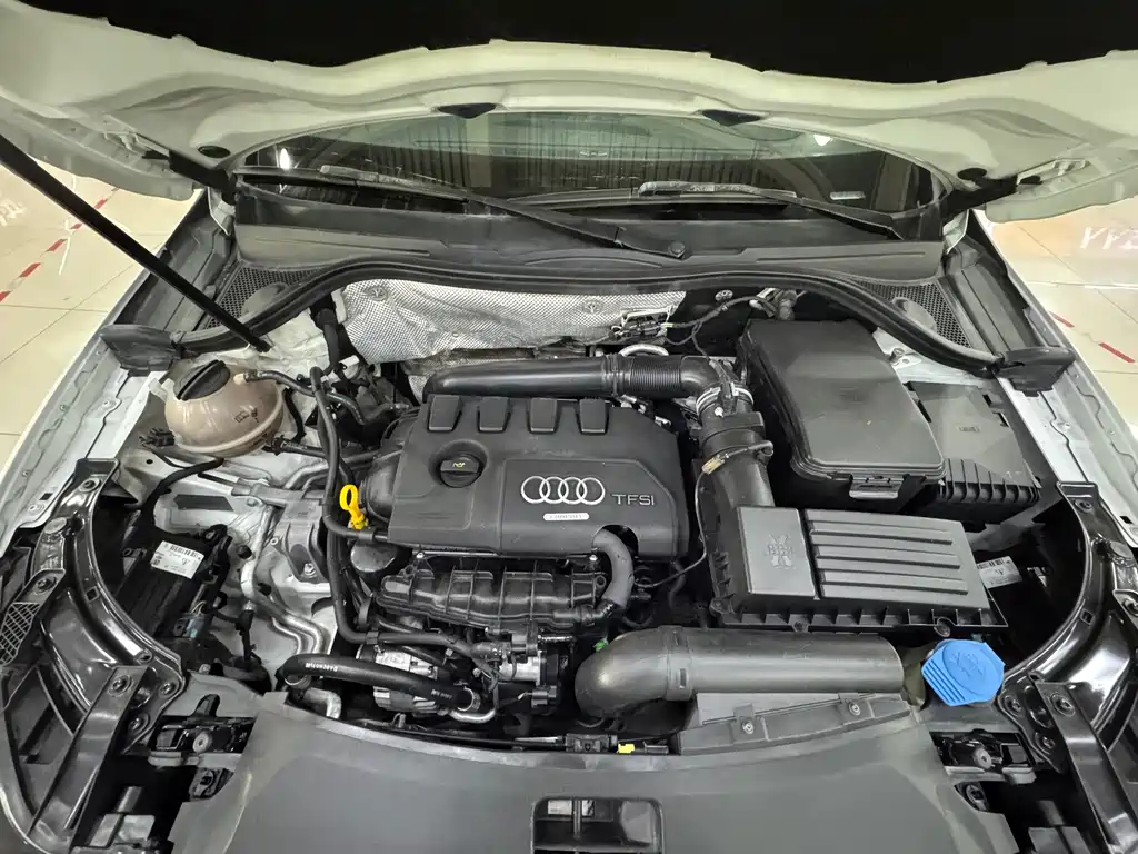 Audi Q3 2015 — фото 23