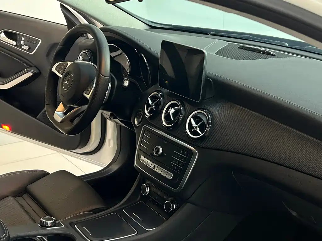 Mercedes-Benz GLA 2020 — фото 13