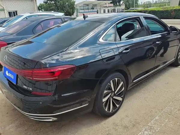 Volkswagen Passat 2025