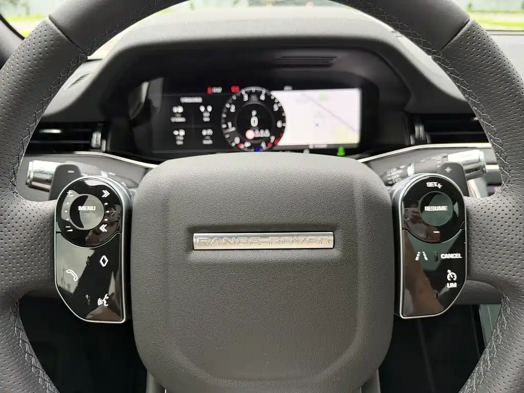 Land Rover Range Rover Evoque 2021 — фото 11
