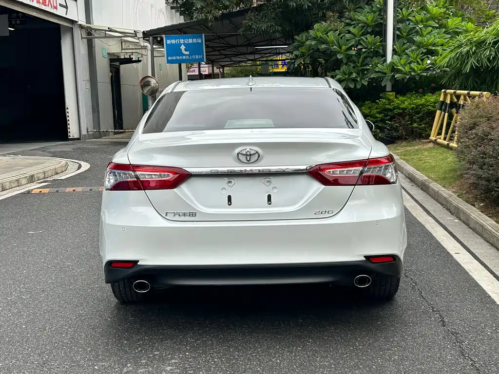 Toyota Camry 2021 — фото 5