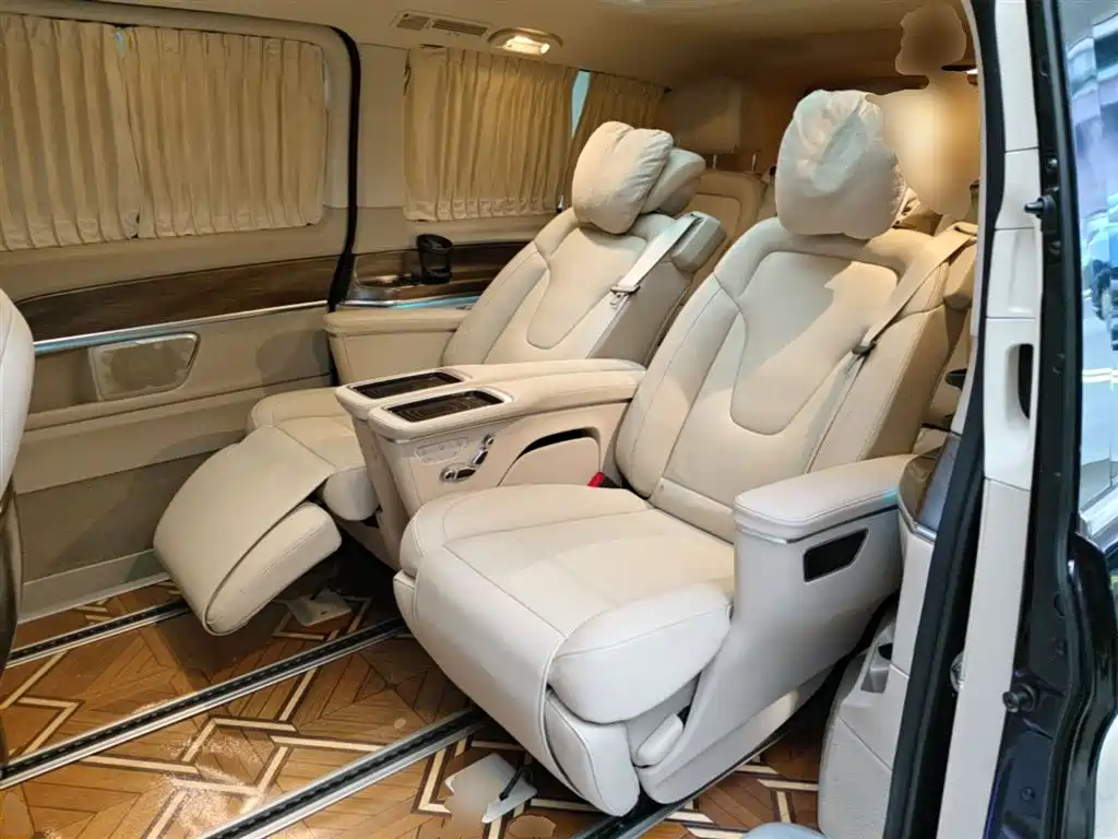 Mercedes-Benz V-Class 2021 — фото 13