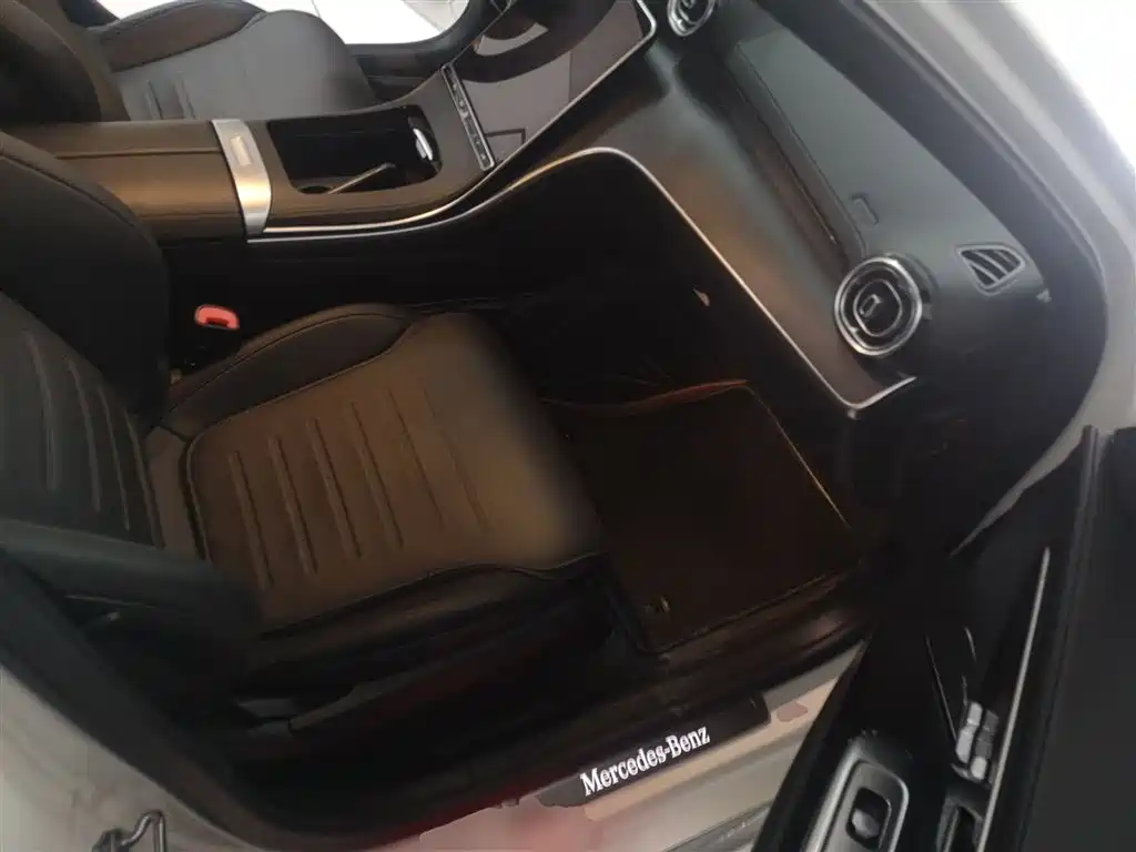 Mercedes-Benz C-Class 2023 — фото 25