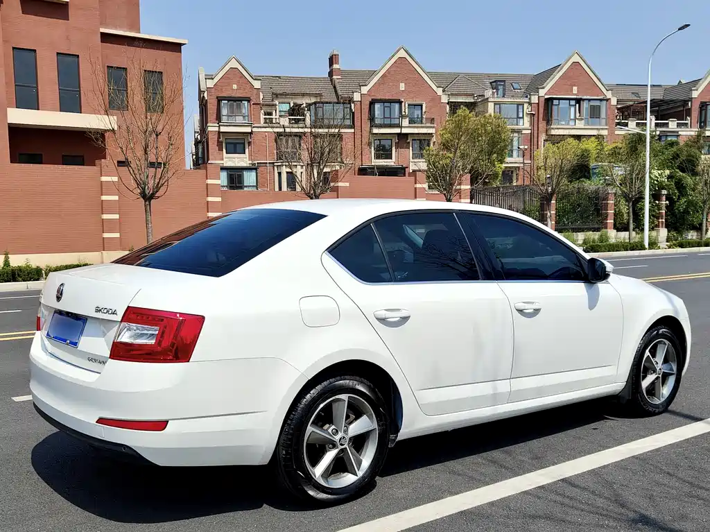 Skoda Octavia 2016 — фото 14