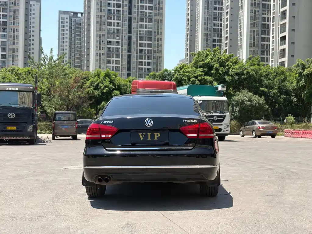 Volkswagen Passat 2015 — фото 10