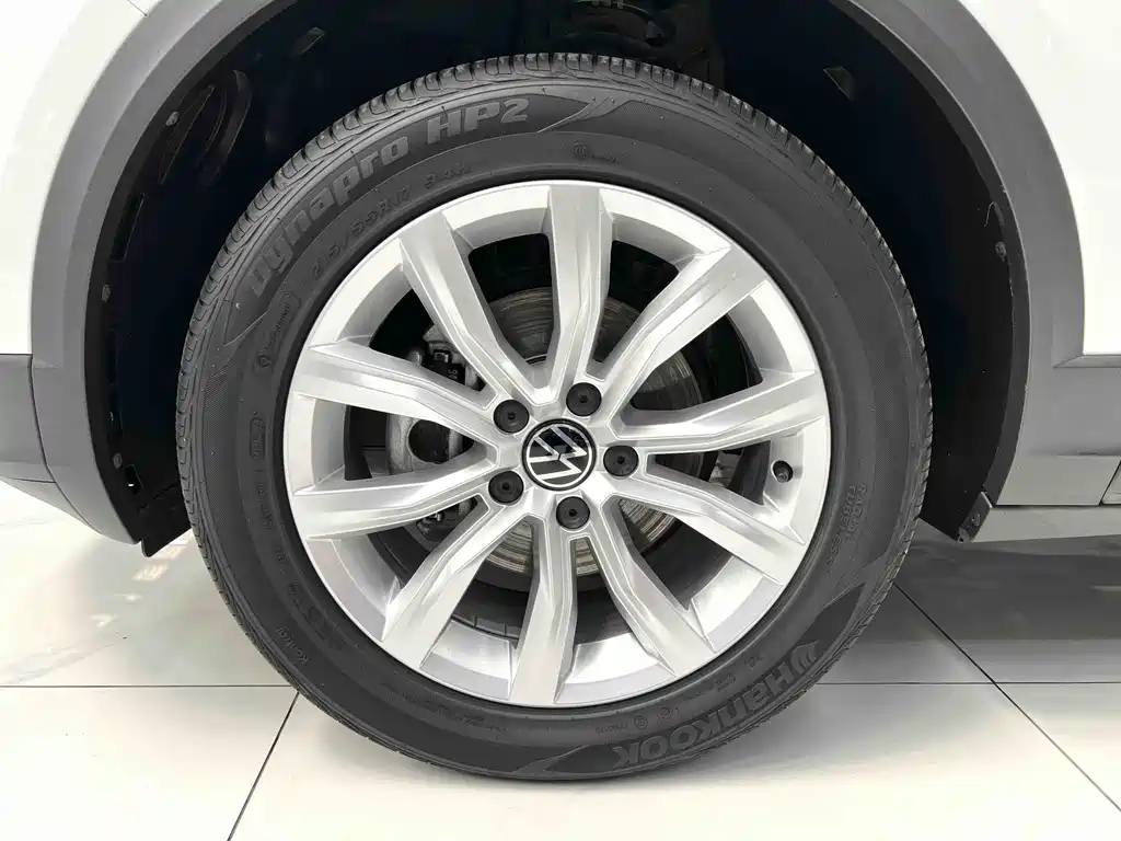 Volkswagen T-Roc 2023 — фото 16