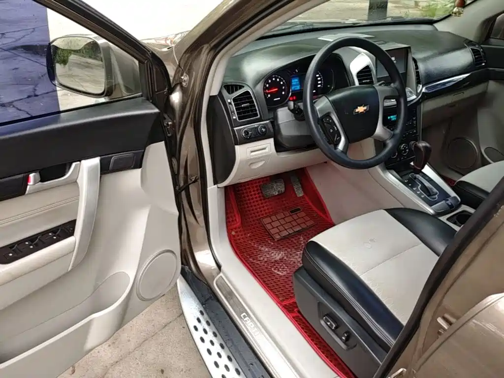 Chevrolet Captiva 2016 — фото 16