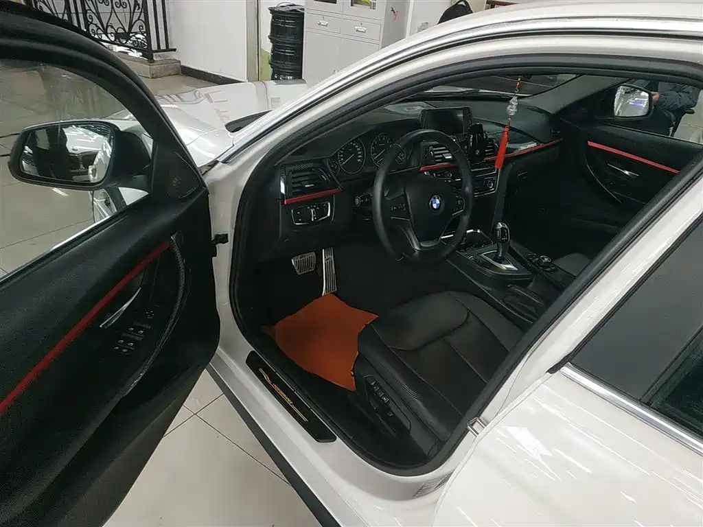 BMW 3 Series 2015 — фото 12