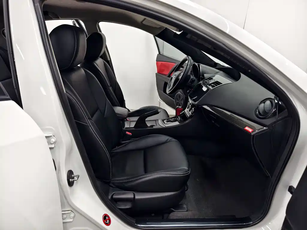 Mazda 3 Xingcheng 2015 — фото 13