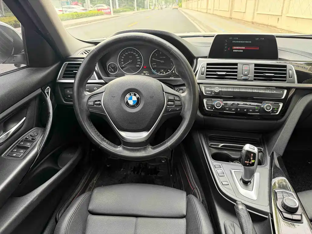 BMW 3 Series 2017 — фото 9