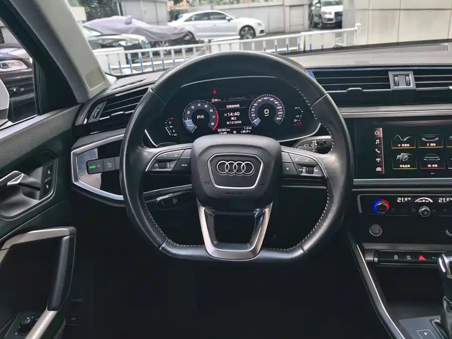 Audi Q3 2020 — фото 15