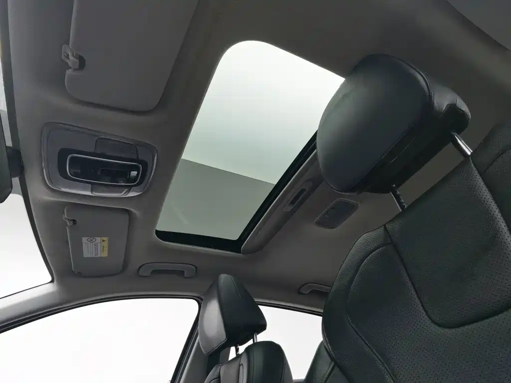 Hyundai Elantra 2022 — фото 14