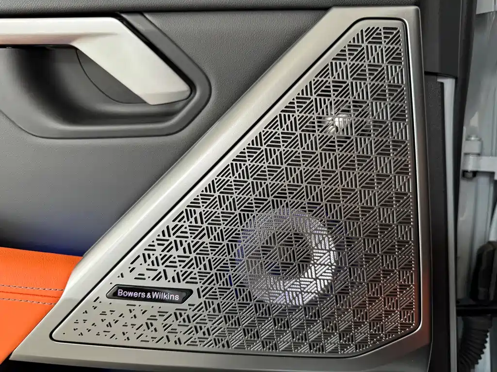 BMW M5 New Energy — фото 37