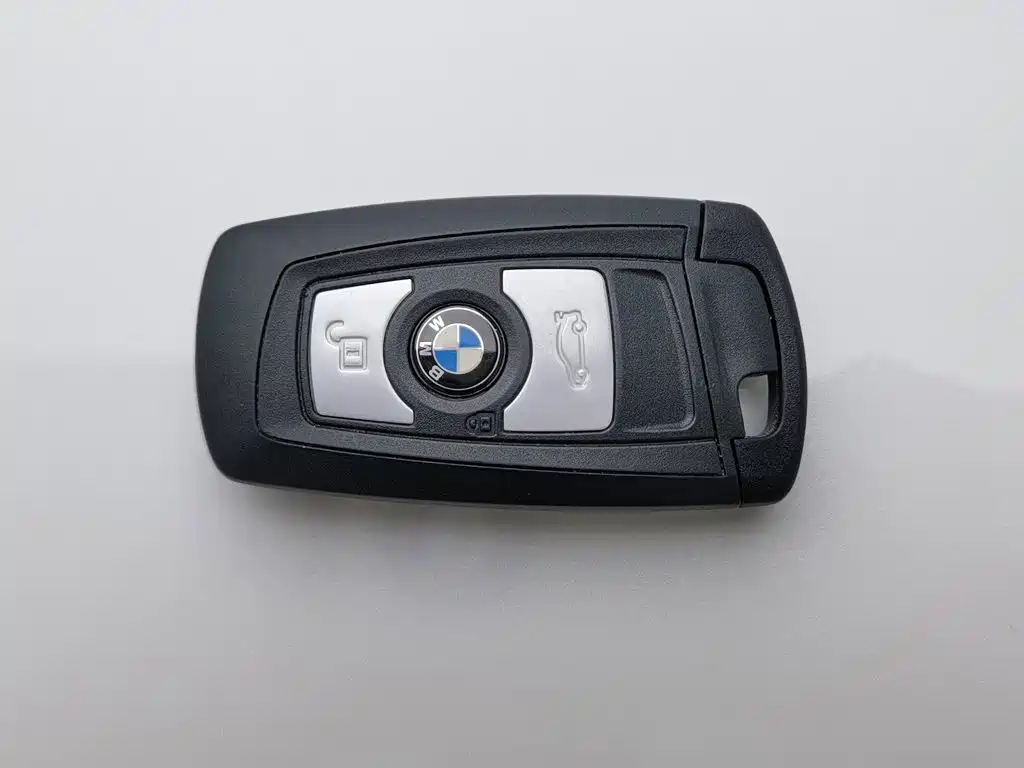 BMW 3 Series 2019 — фото 19