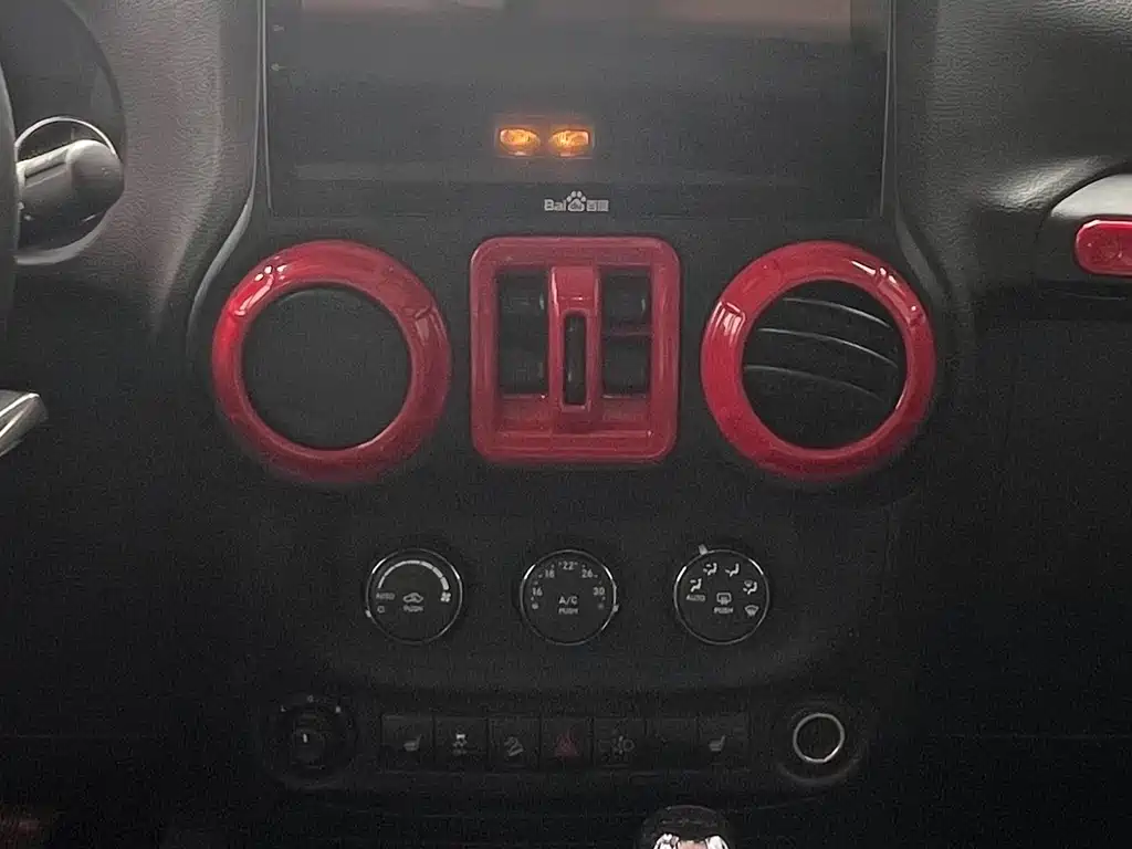 Jeep Wrangler 2015 — фото 13