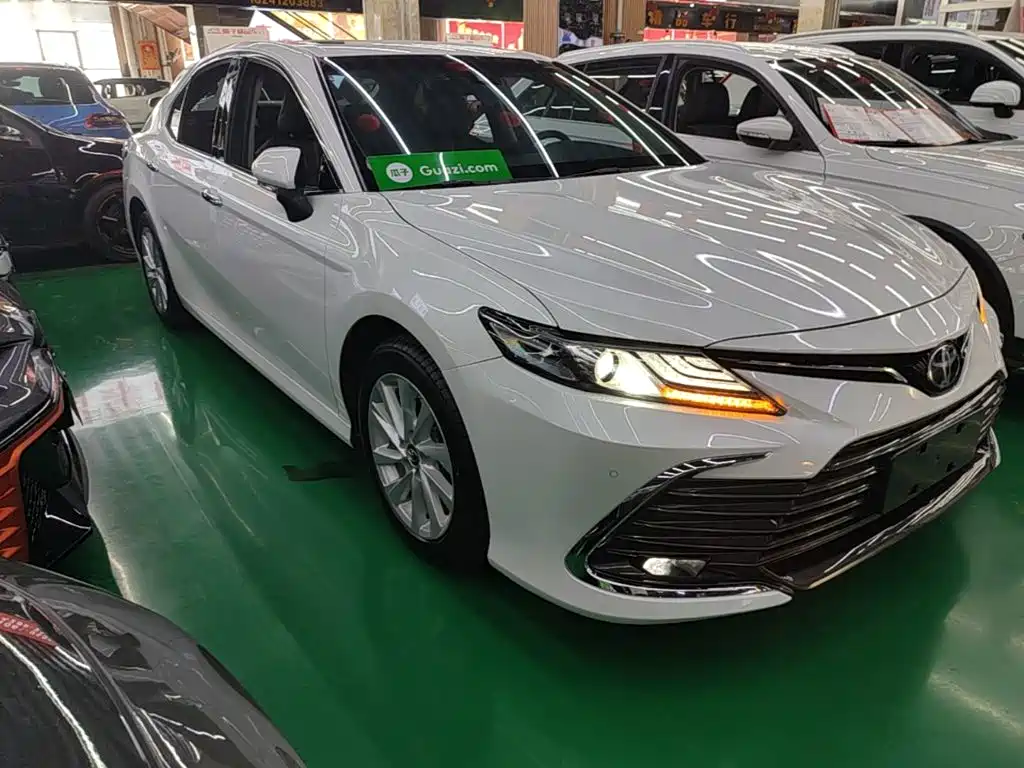Toyota Camry 2021 — фото 4