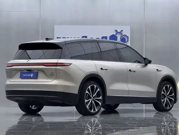 NIO ES8 2023
