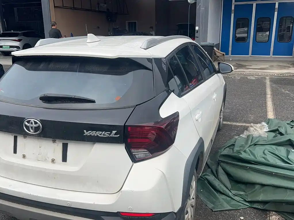 Toyota Yaris L 2023 — фото 9