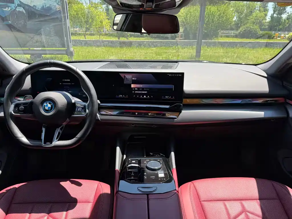 BMW i5 2025 — фото 7
