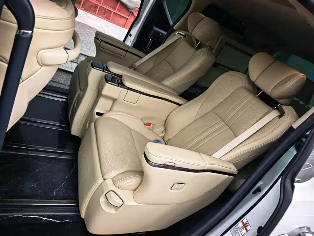 Toyota Vellfire 2021 — фото 10