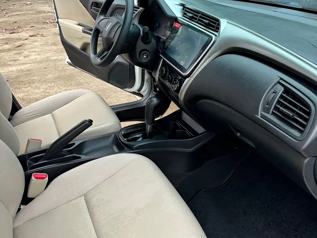 Honda City 2016 — фото 9