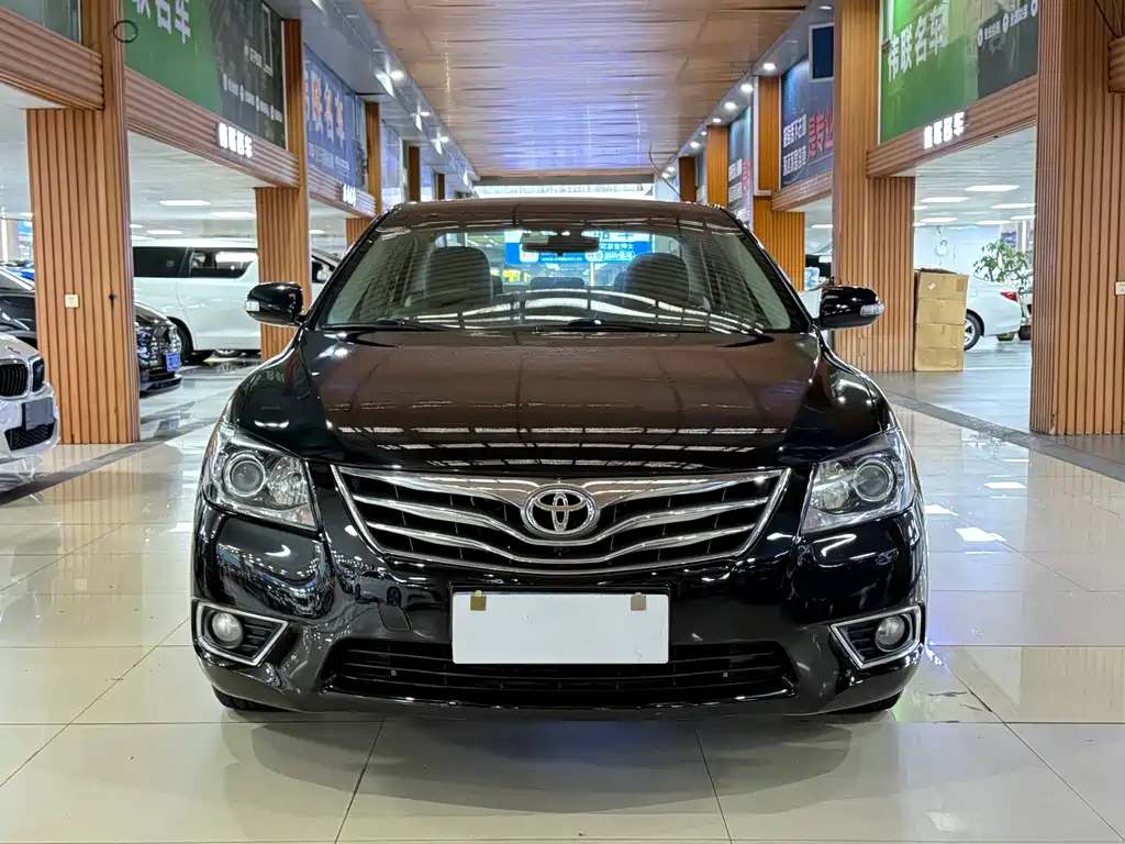Toyota Camry 2015 — фото 2