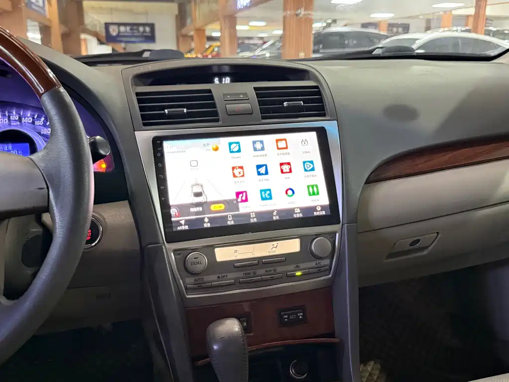 Toyota Camry 2015 — фото 15