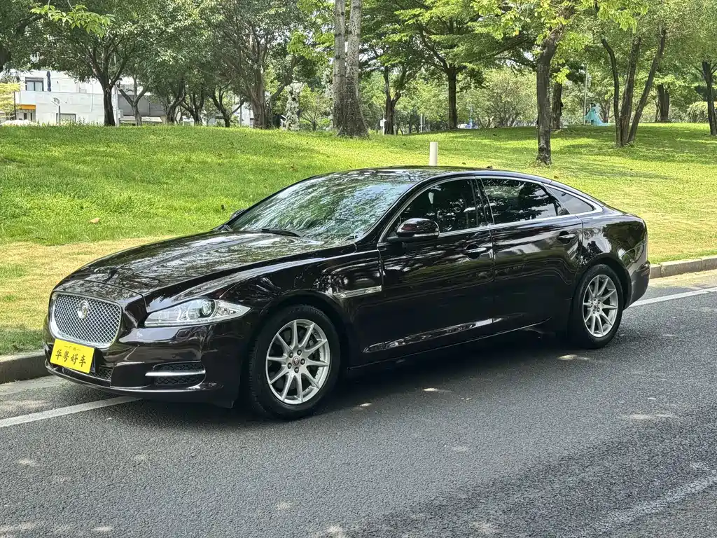 Jaguar XJ 2014 — фото 1