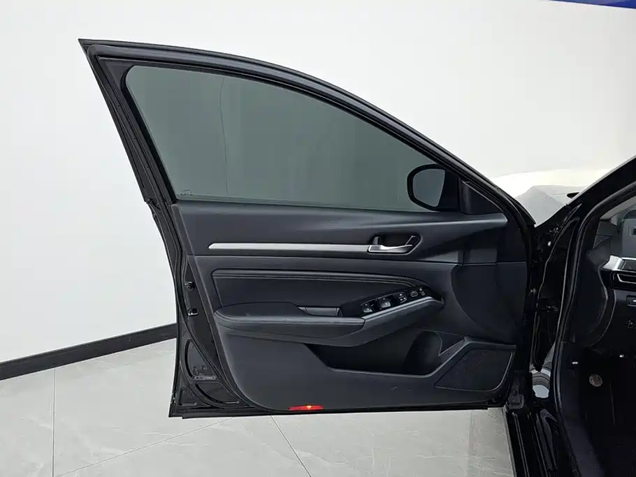 Nissan Teana 2024