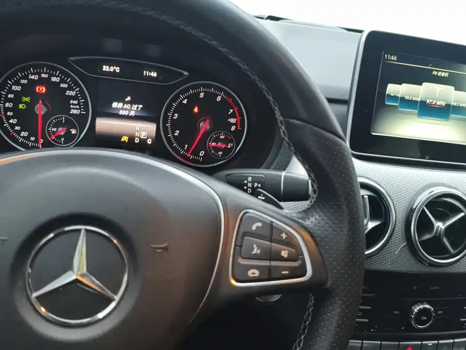 Mercedes-Benz B-Class 2016 — фото 16