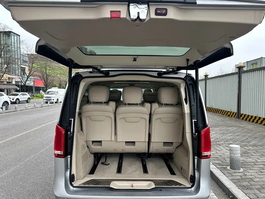Mercedes-Benz V-Class 2017 — фото 9