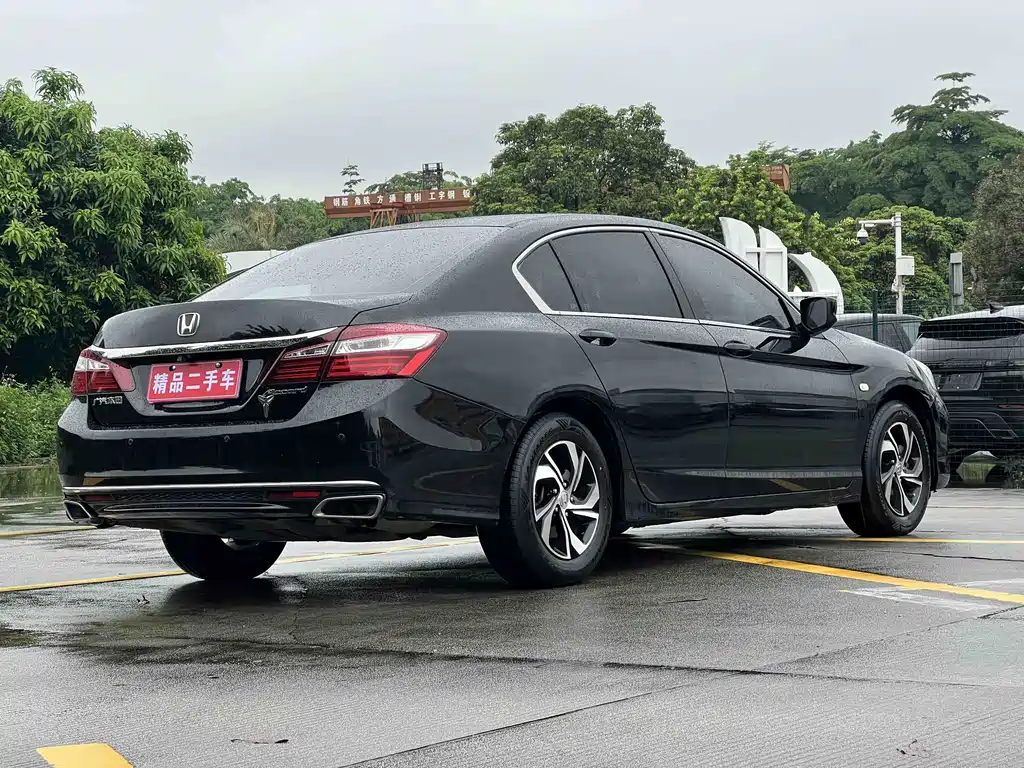 Honda Accord 2017 — фото 7