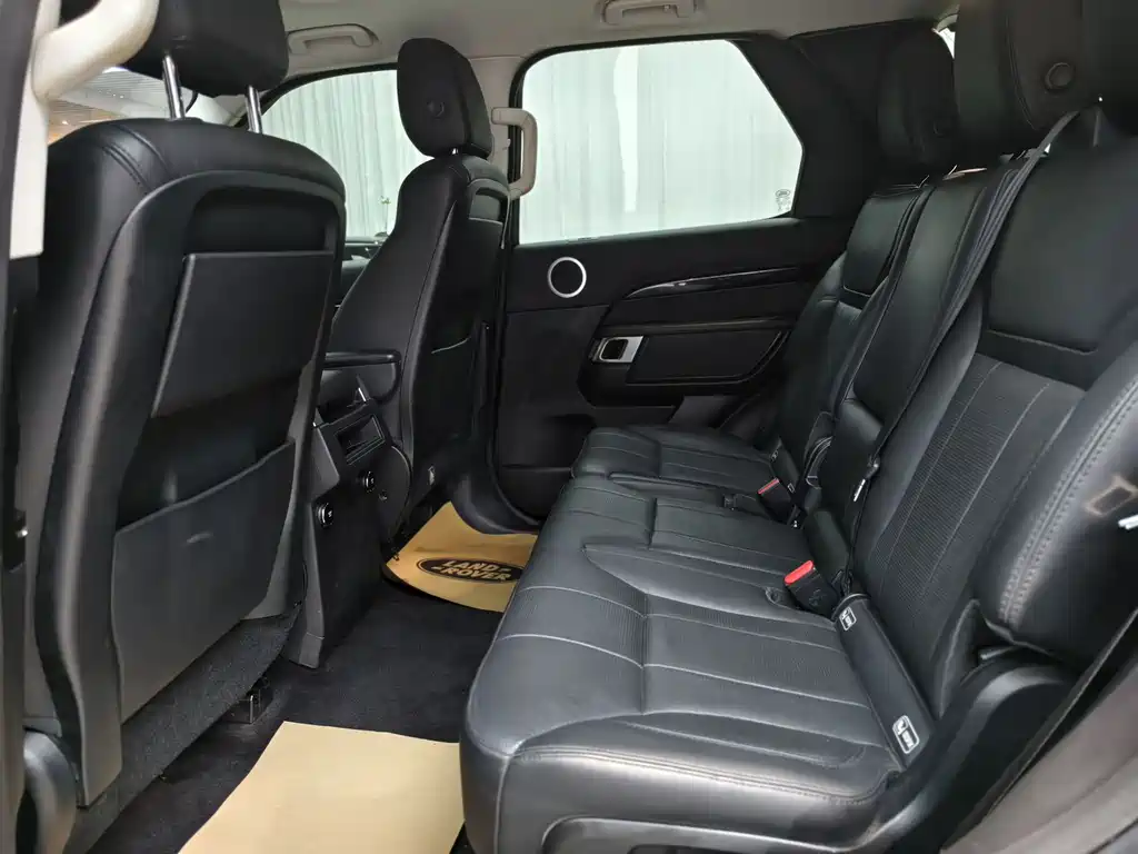 Land Rover Discovery 2018 — фото 9