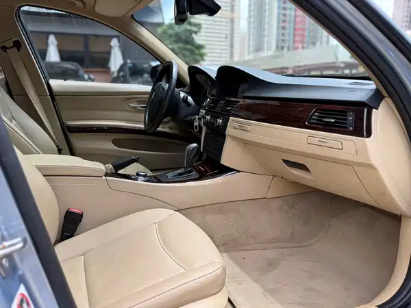 BMW 3 Series 2010