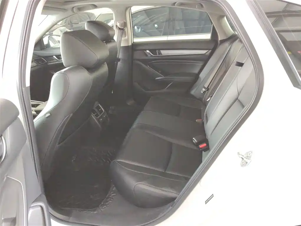 Honda Accord 2022 — фото 17