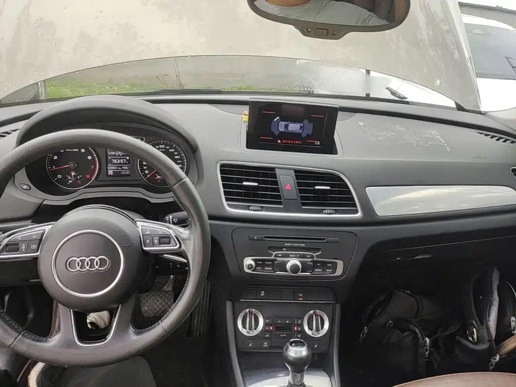 Audi Q3 2015 — фото 10