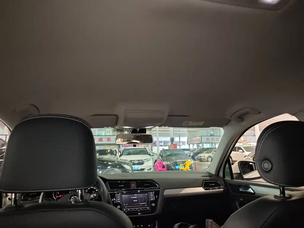 Volkswagen Tiguan L 2018 — фото 18