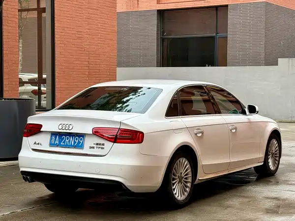 Audi A4L 2016