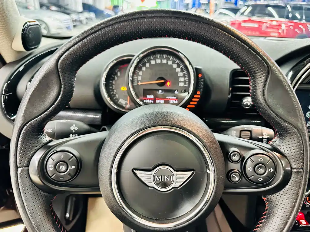 MINI Clubman 2018 — фото 46