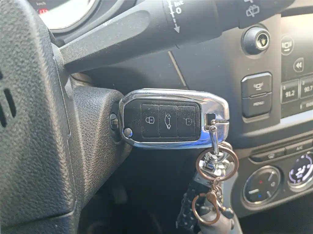 Citroen C3-XR 2015 — фото 17