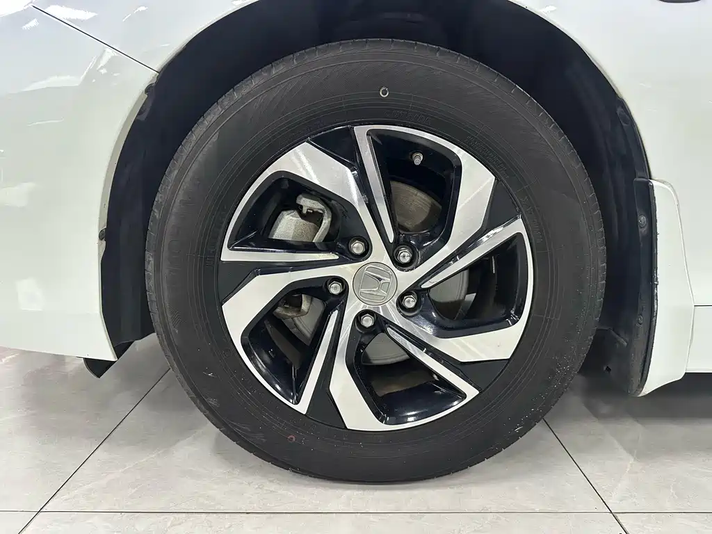 Honda Accord 2018 — фото 19