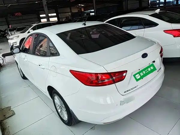 Ford Escort 2015